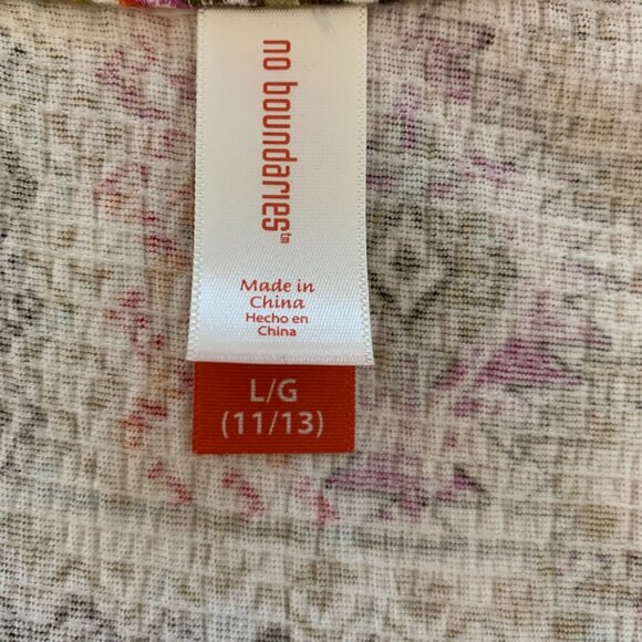 No Boundaries Junior's Southwest Print Blouse, Size L - Picture 3 of 4